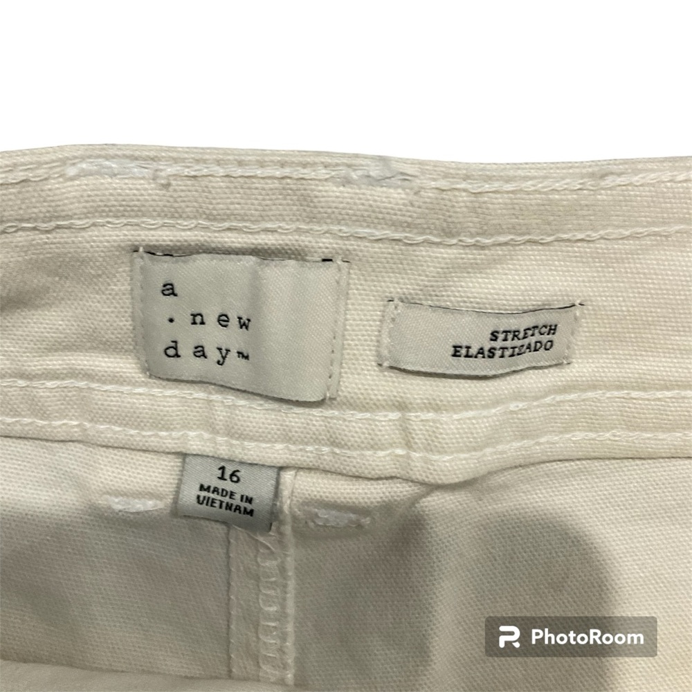NWOT New Day High Rise Utility Shorts - Picture 3 of 3
